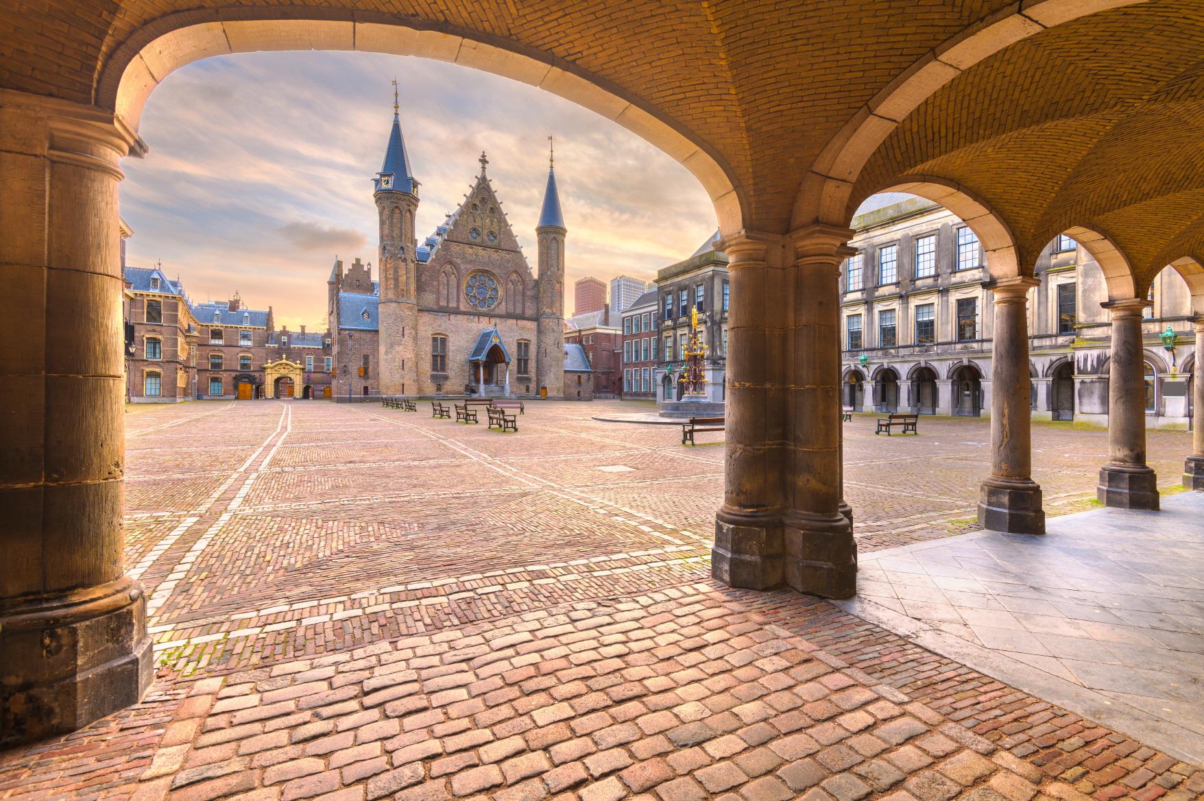 비넨호프  Binnenhof