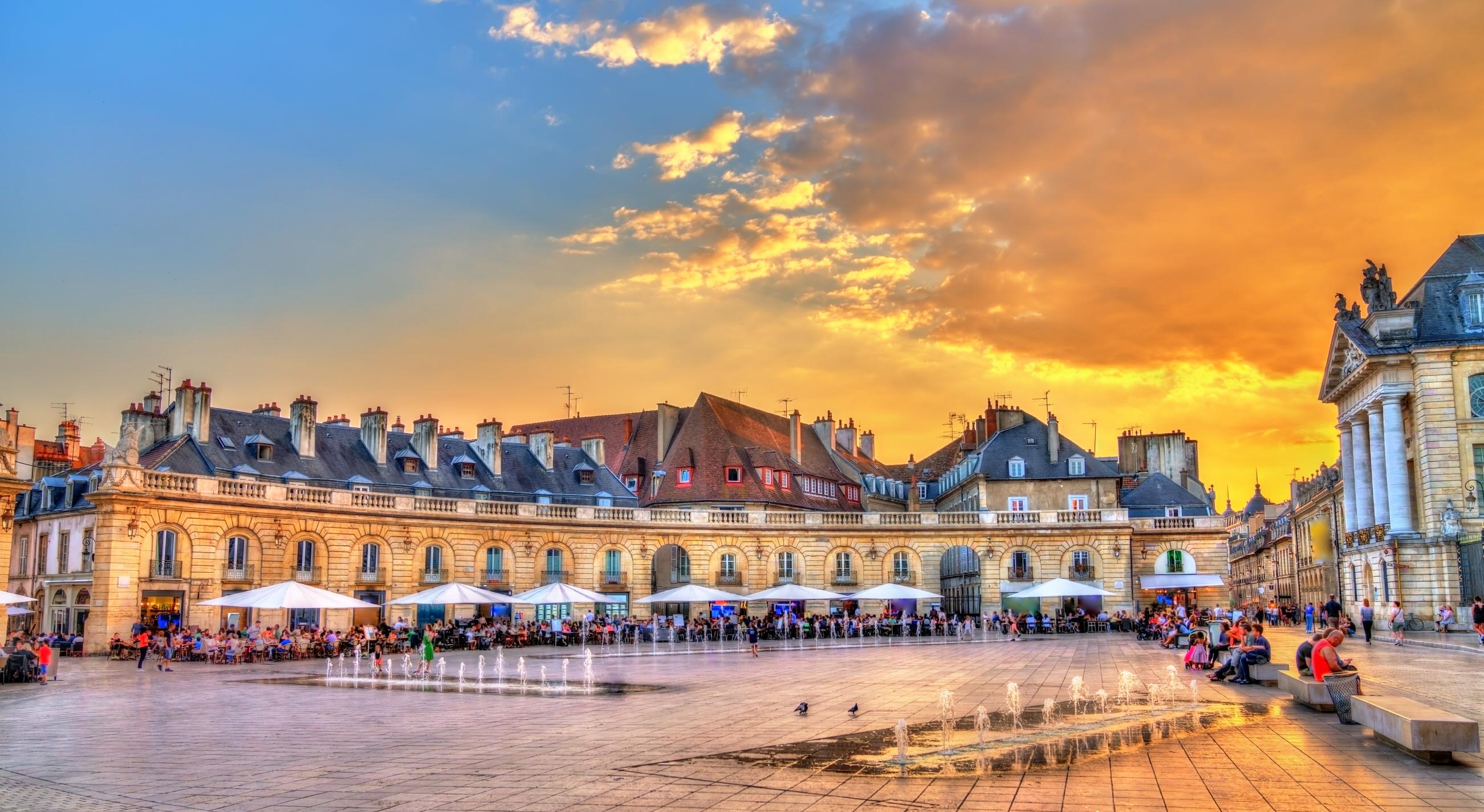 부르고뉴 궁전  Palais des ducs et des Etats de Bourgogne