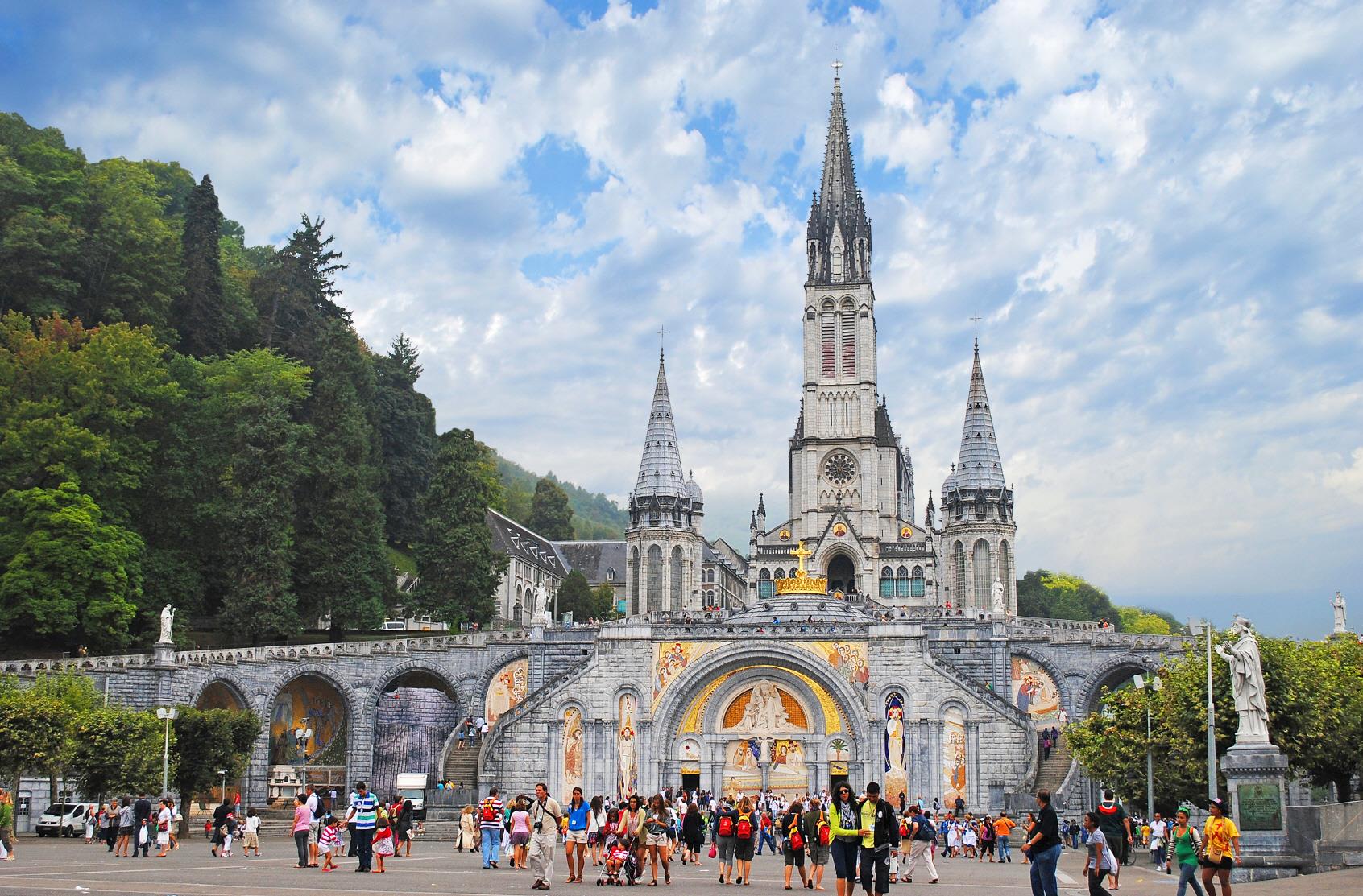 루르드 로사리오 대성당  Basilique Notre-Dame-du-Rosaire de Lourdes