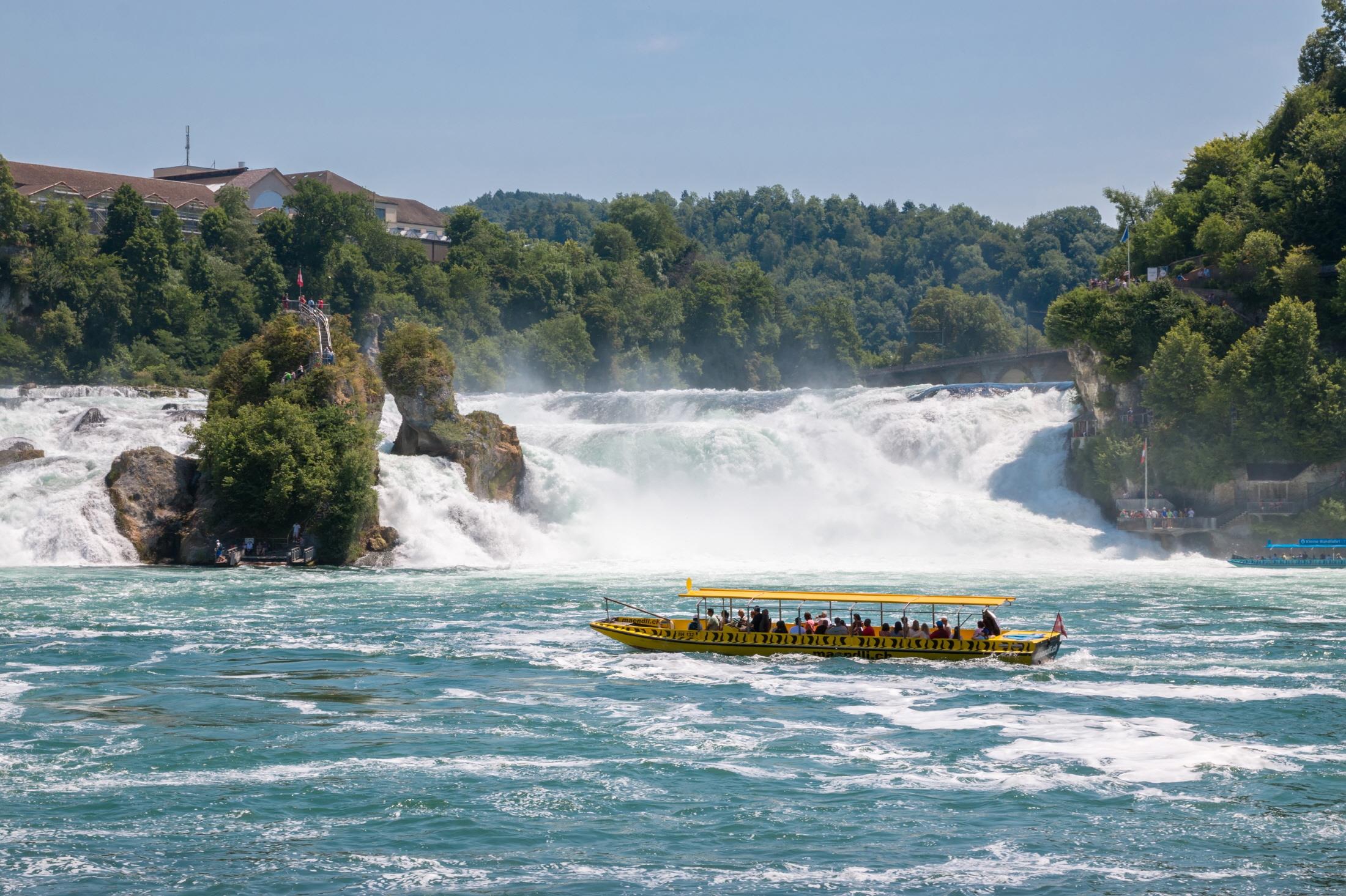 라인폭포 유람선  The Rhine Falls Cruise