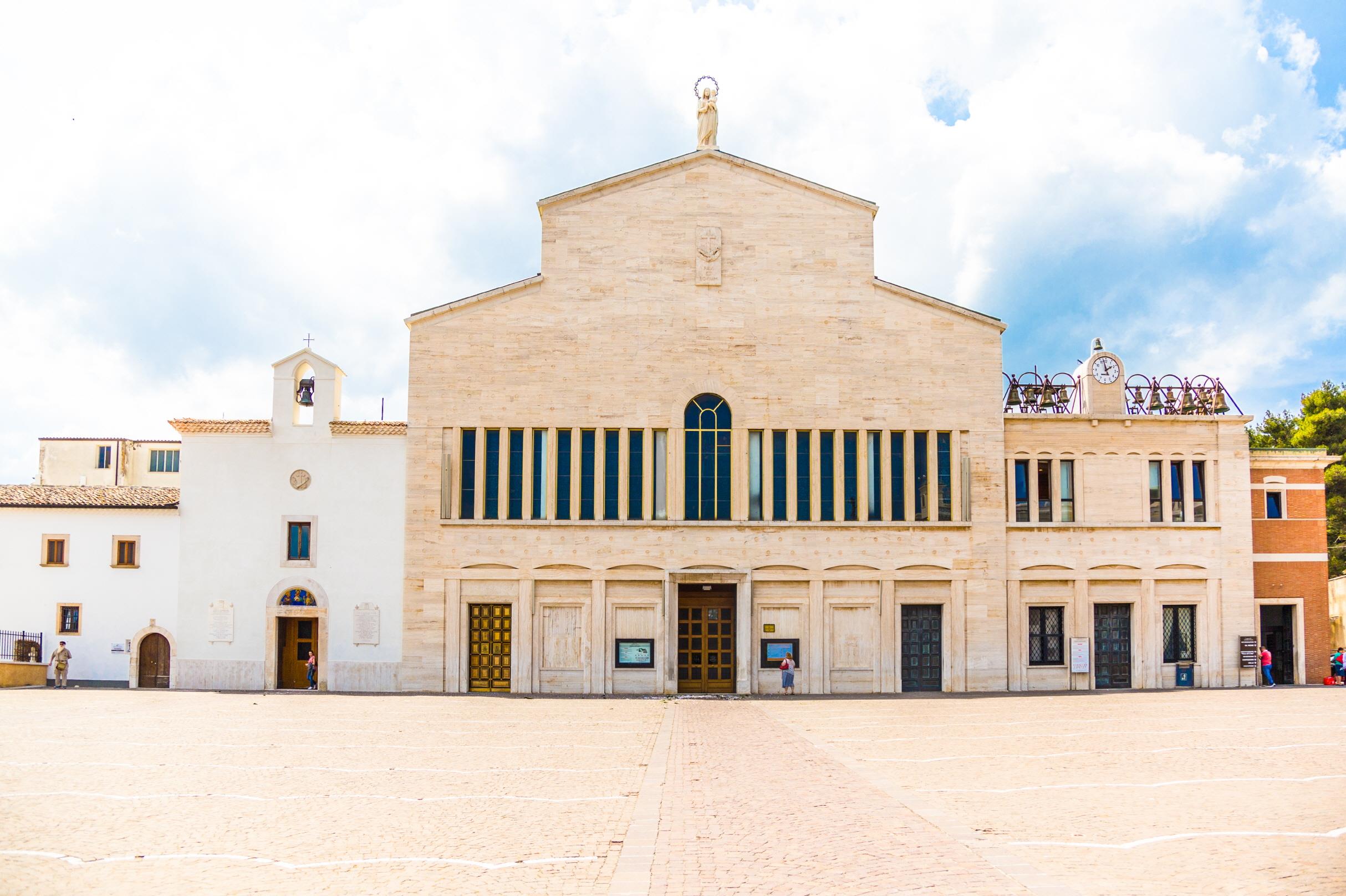 산타 마리아 델라 그라지에 성당  Santa maria della Grazie