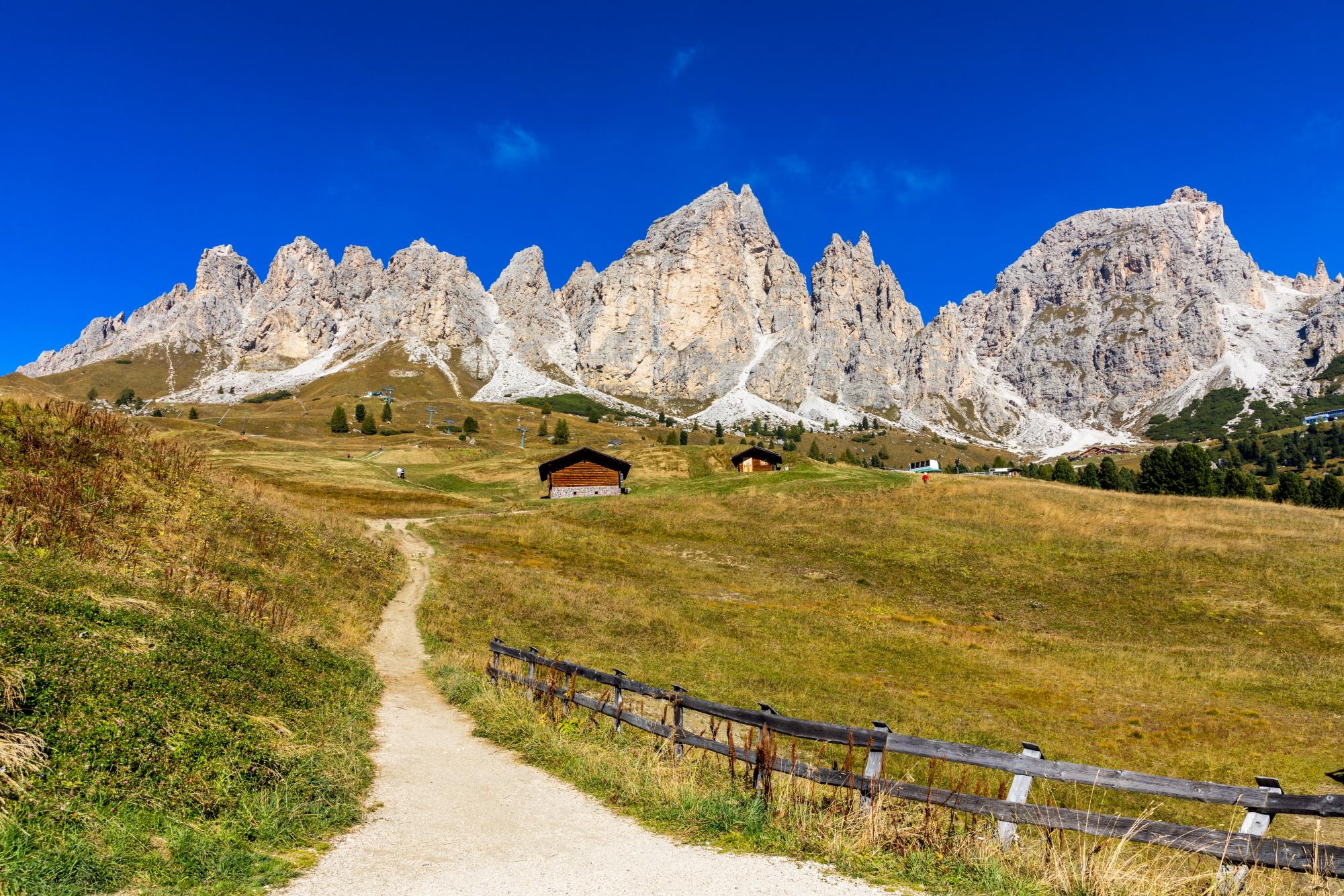 치르-발가르데나 트레킹  Cirspitzen and passo di Val Gardena