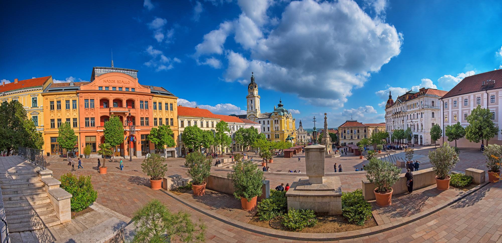 페치 세체니광장  Szechenyi Square