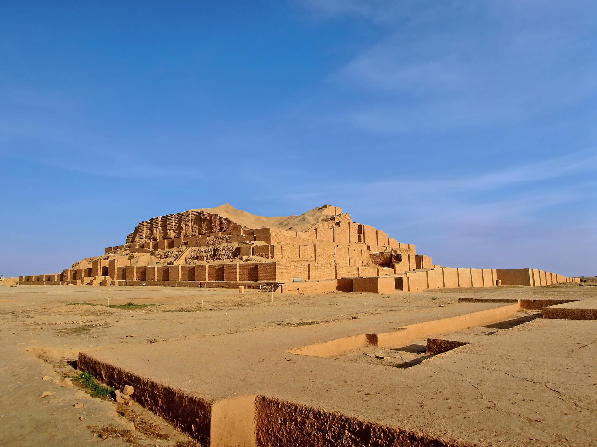 초가 잔빌 지구라트  Zikkurat(Ziggurat) Choga Zanbil