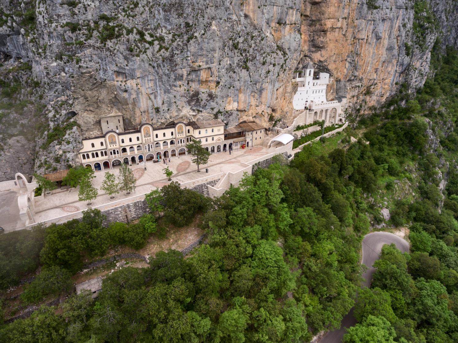 오스트로그 수도원  Ostrog Monastery