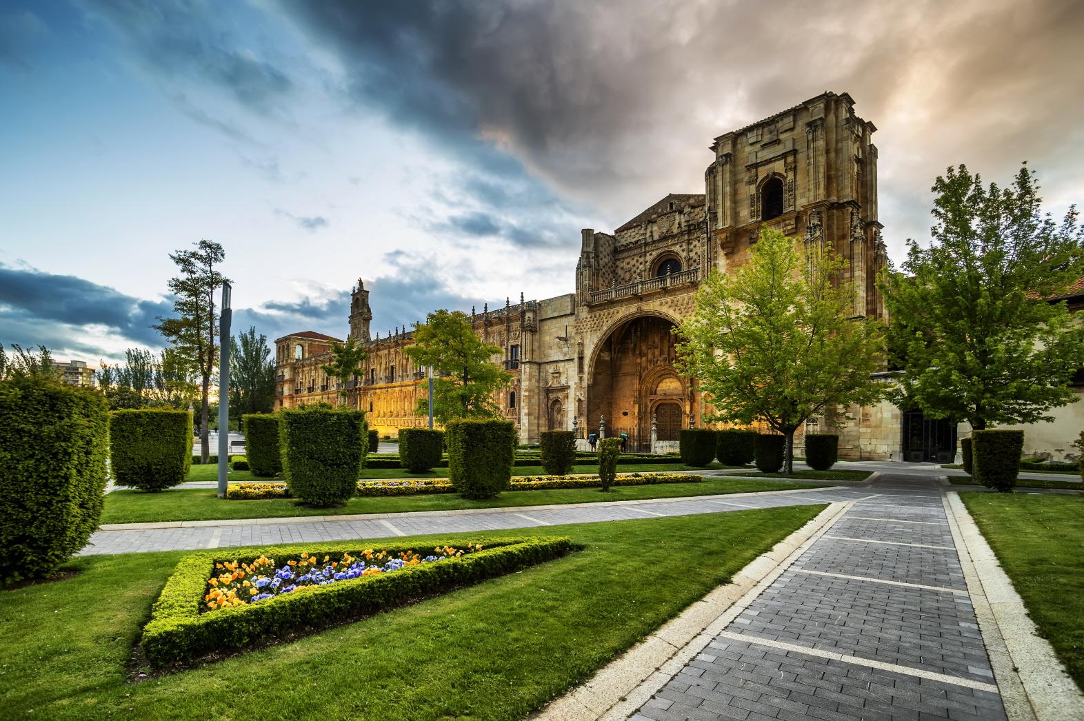 산마르코스 수도원과 광장  Convento de San Marcos and plaza