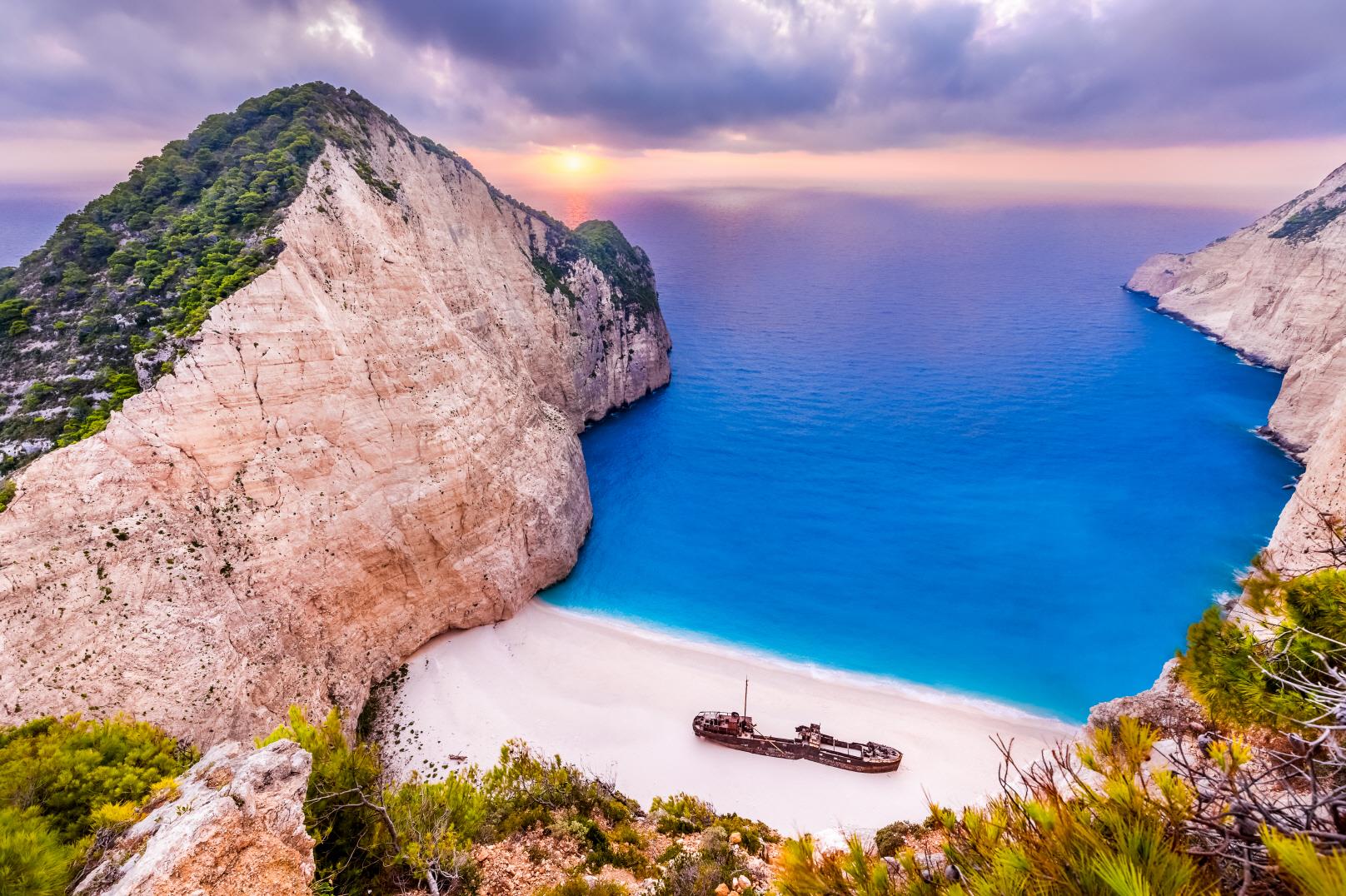 나바지오 해변  Navagio Beach