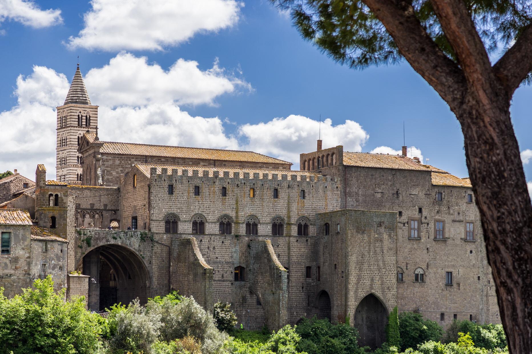 비테르보 교황 궁전  Viterbo Palazzo dei Papi