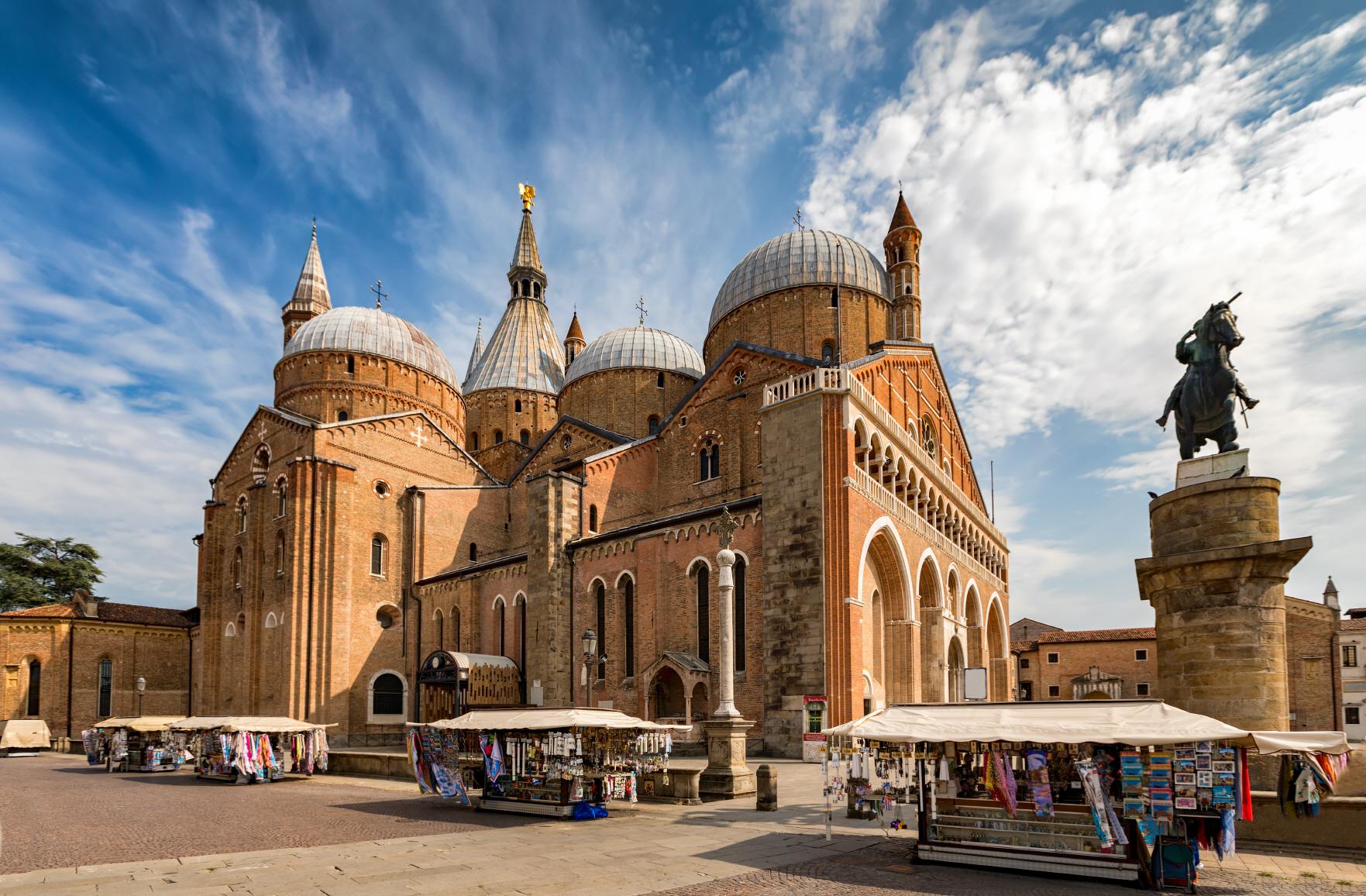 성 안토니오 대성당  Basilica di Sant