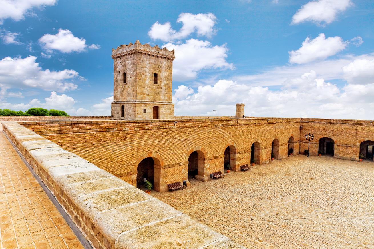 몬주익 성  Castell de Montjuic