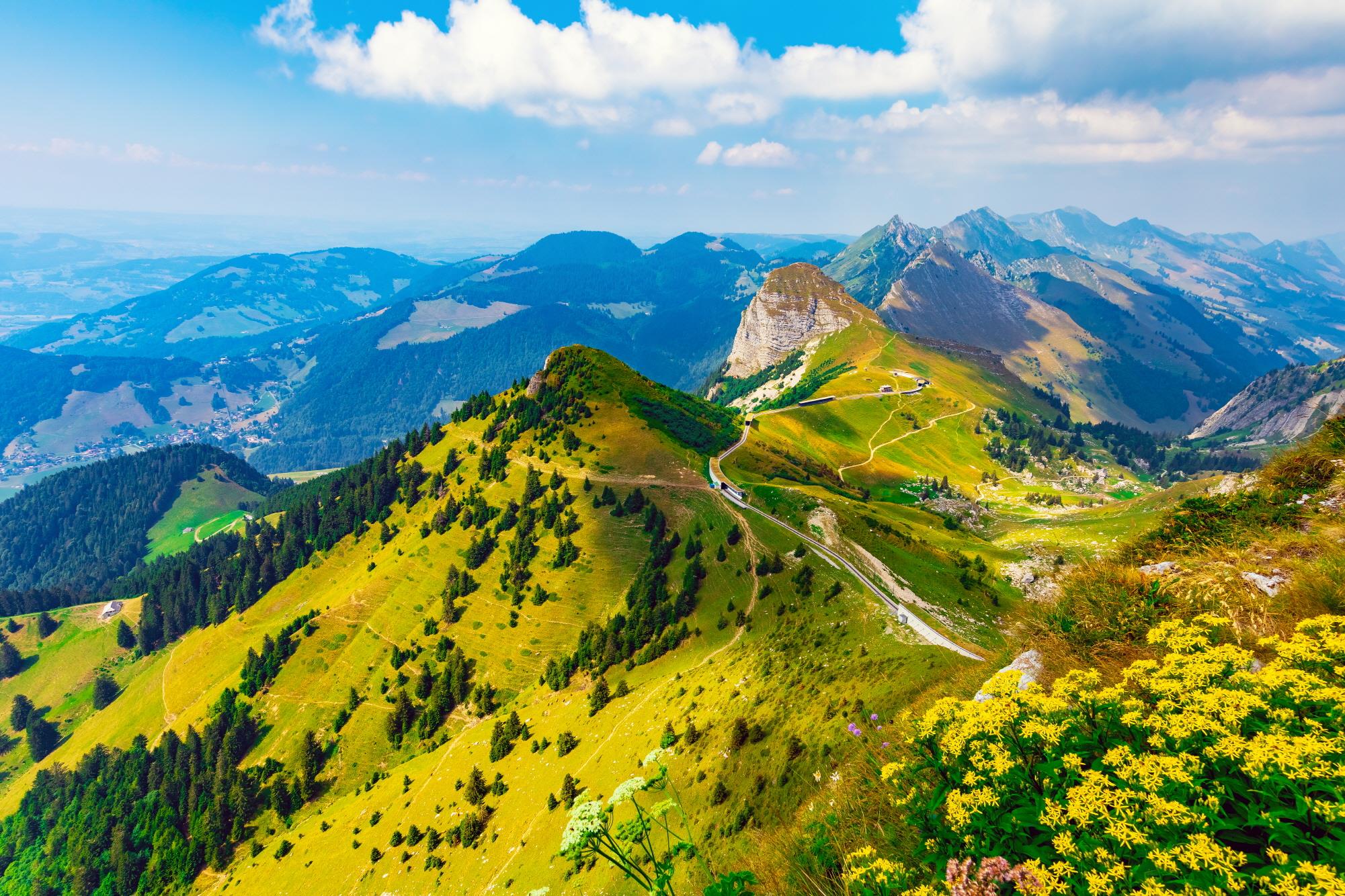 로셰드나이 트레킹  Rochers de Naye trekking