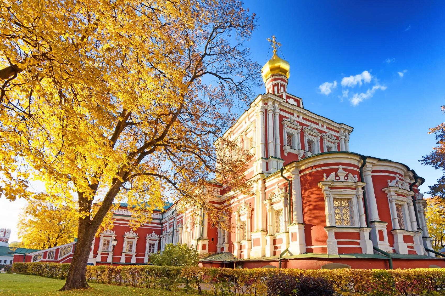 노보데비치 수도원  Ensemble of the Novodevichy Convent