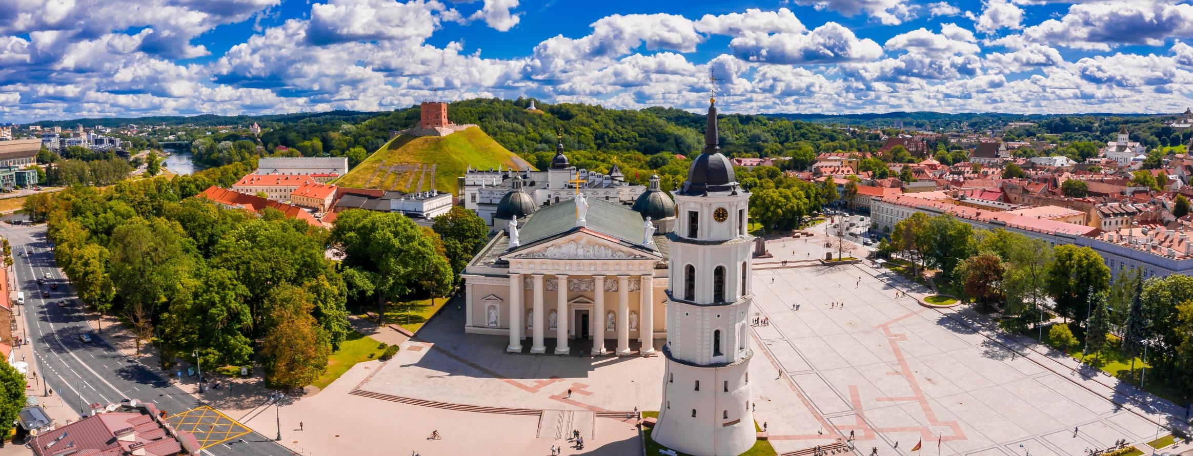 빌니우스 대성당과 종탑  Vilnius Cathedral and Bell Tower