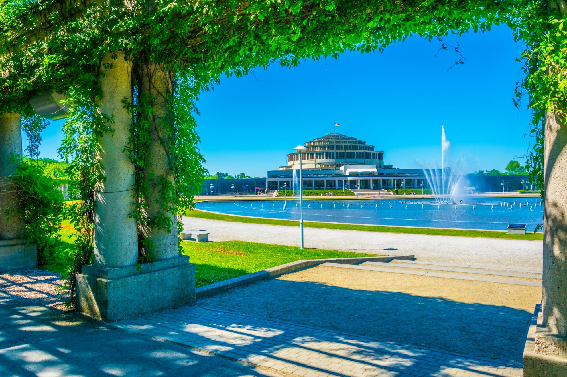 백년홀  Centennial Hall