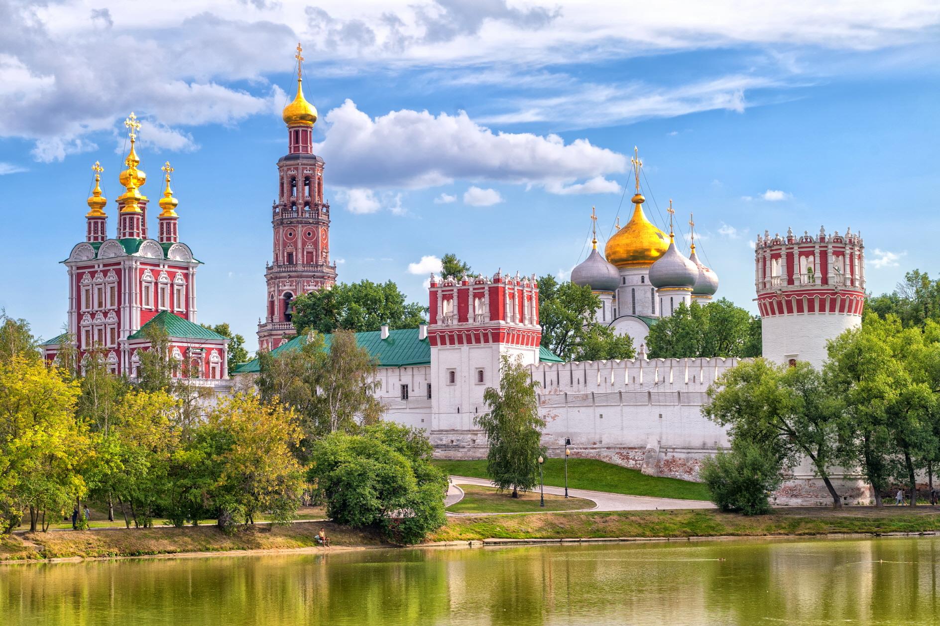 노보데비치 수도원  Ensemble of the Novodevichy Convent