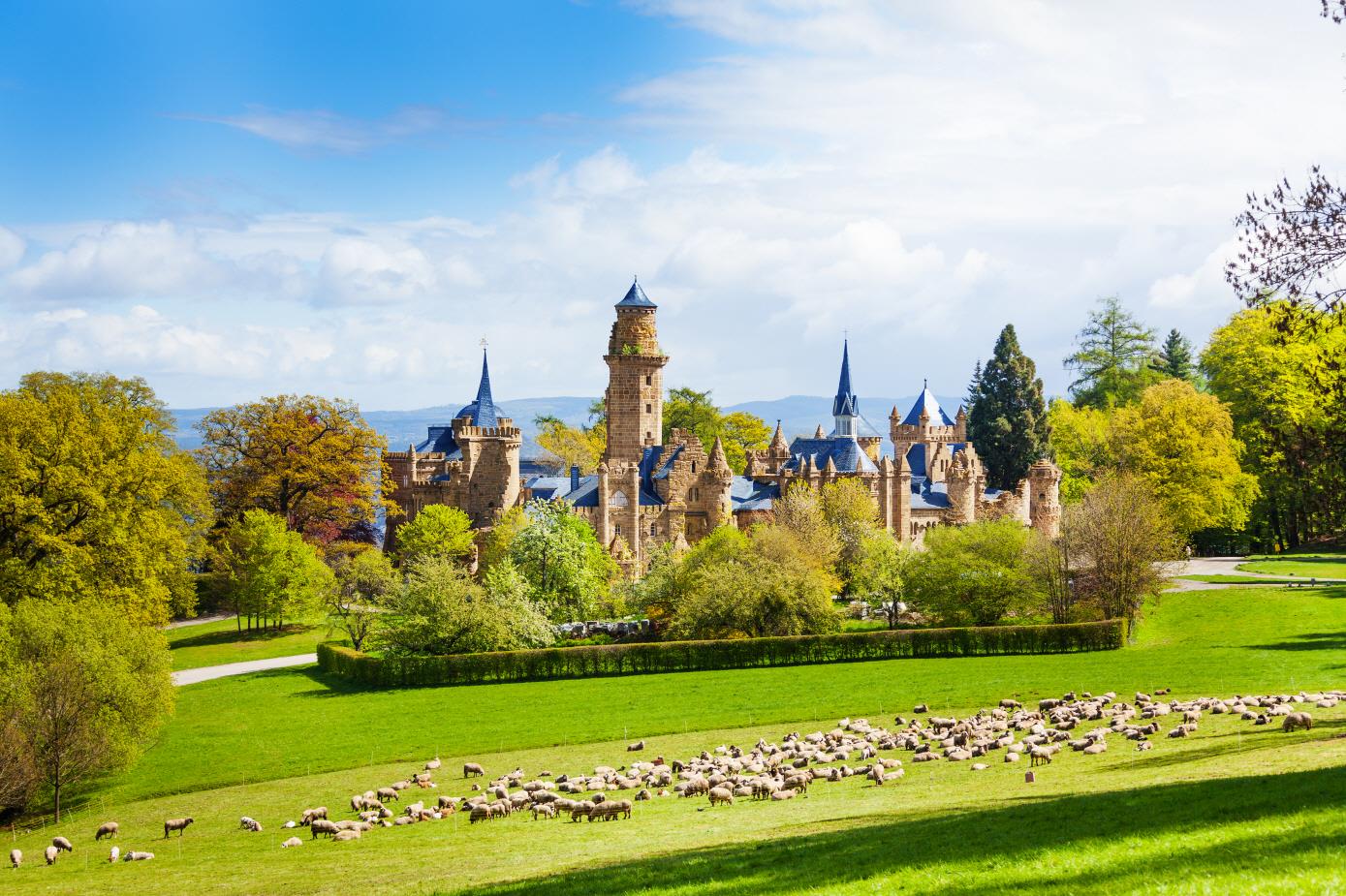 레벤부르크 성  Lowenburg Castle