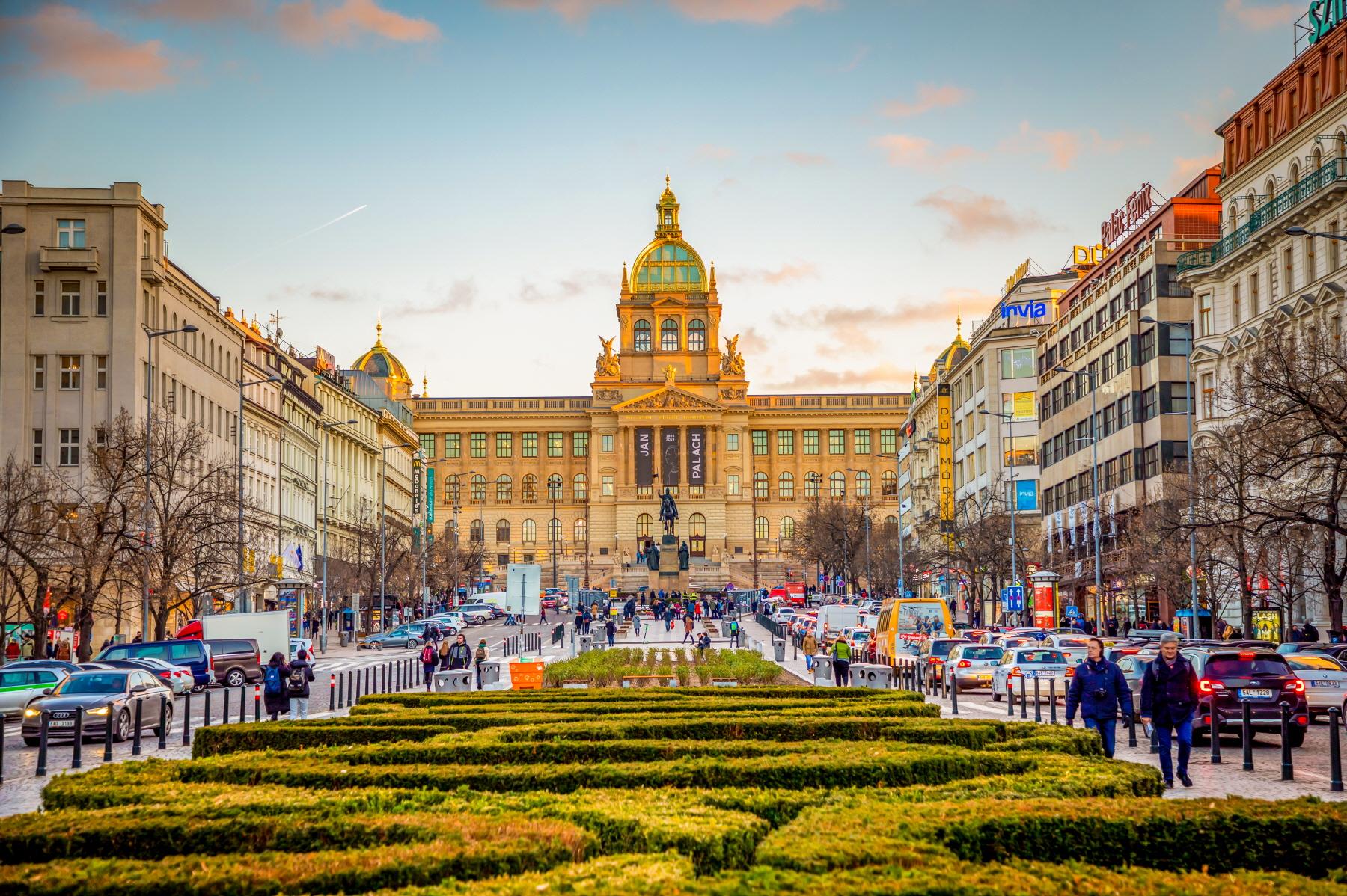 바츨라프 광장  Wenceslas Square