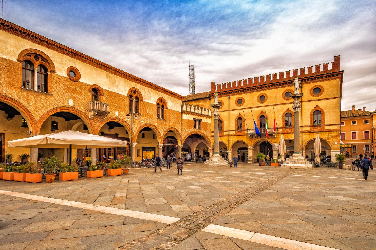 포폴로 광장과 구시가지  Piazza del Popolo Ravenna