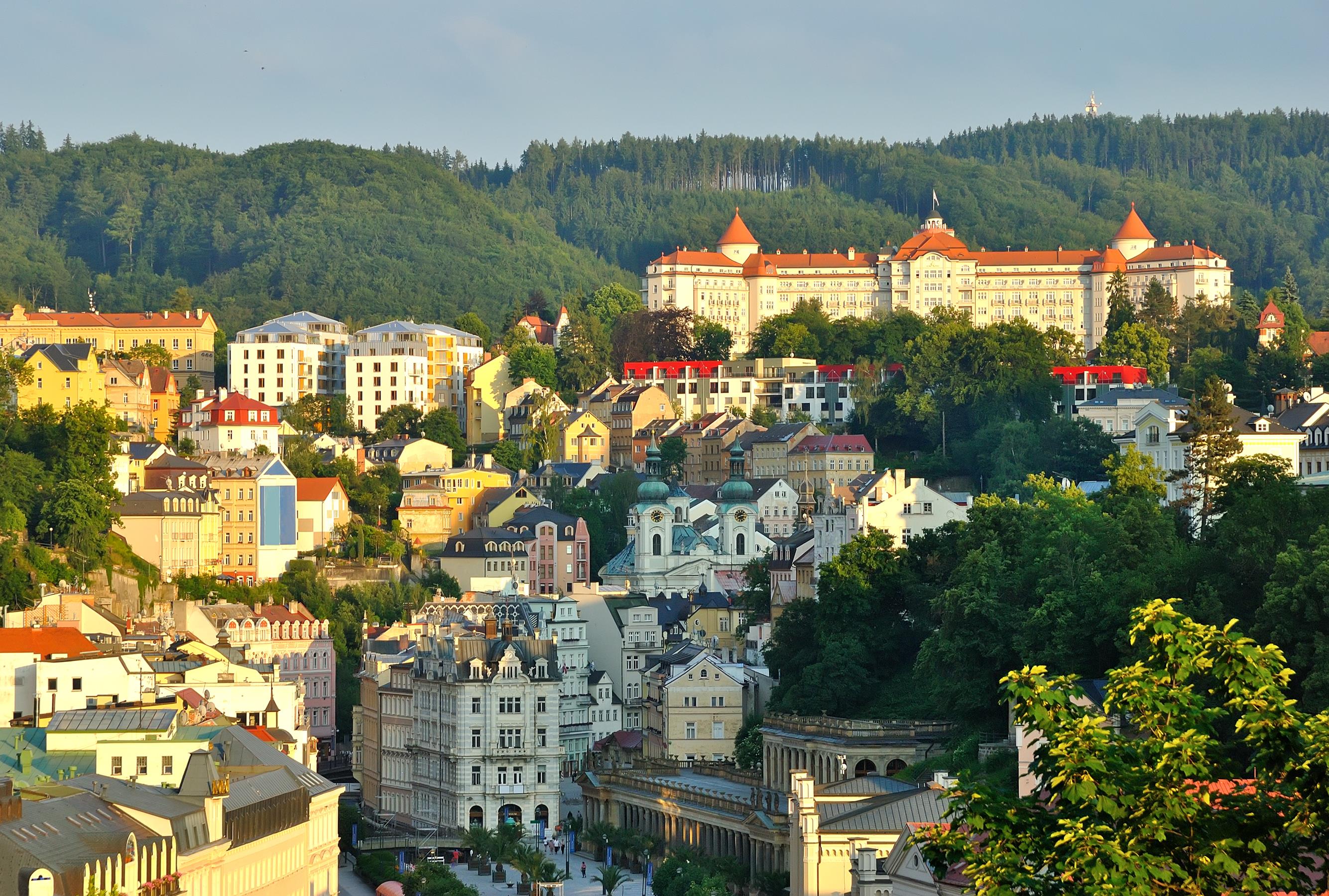 까를로비바리 시내  KARLOVY VARY(= Karlsbad )