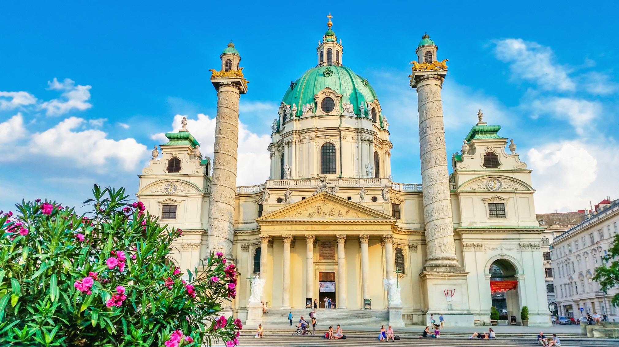 카를교회와 카를광장  St Charles church AND Karlsplatz