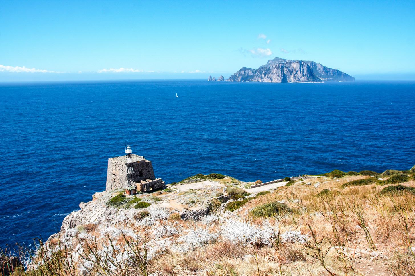 푼타 델라 캄파넬라 트레킹  Punta Della Campanella trekking