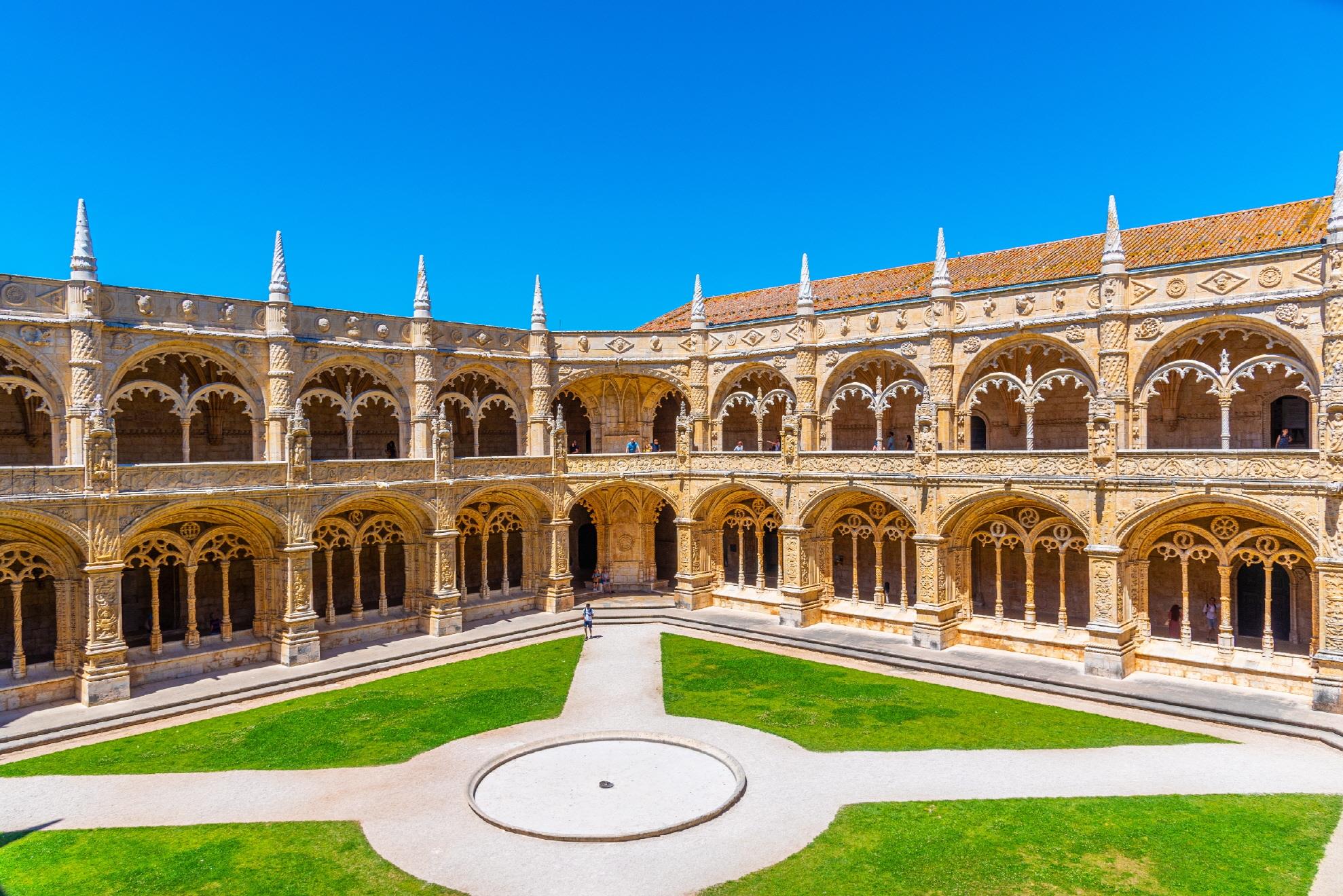 제로니모스 수도원  Mosteiro dos Jeronimos