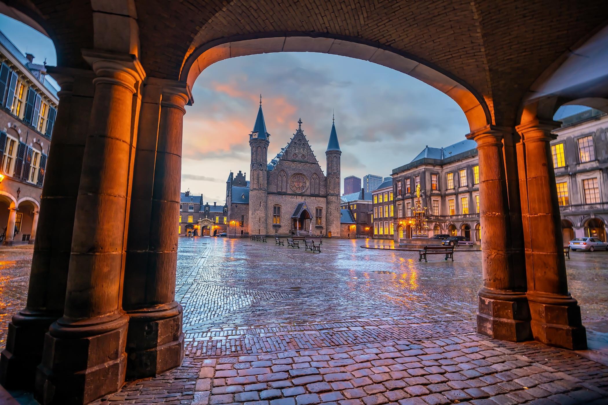 비넨호프 (Binnenhof)