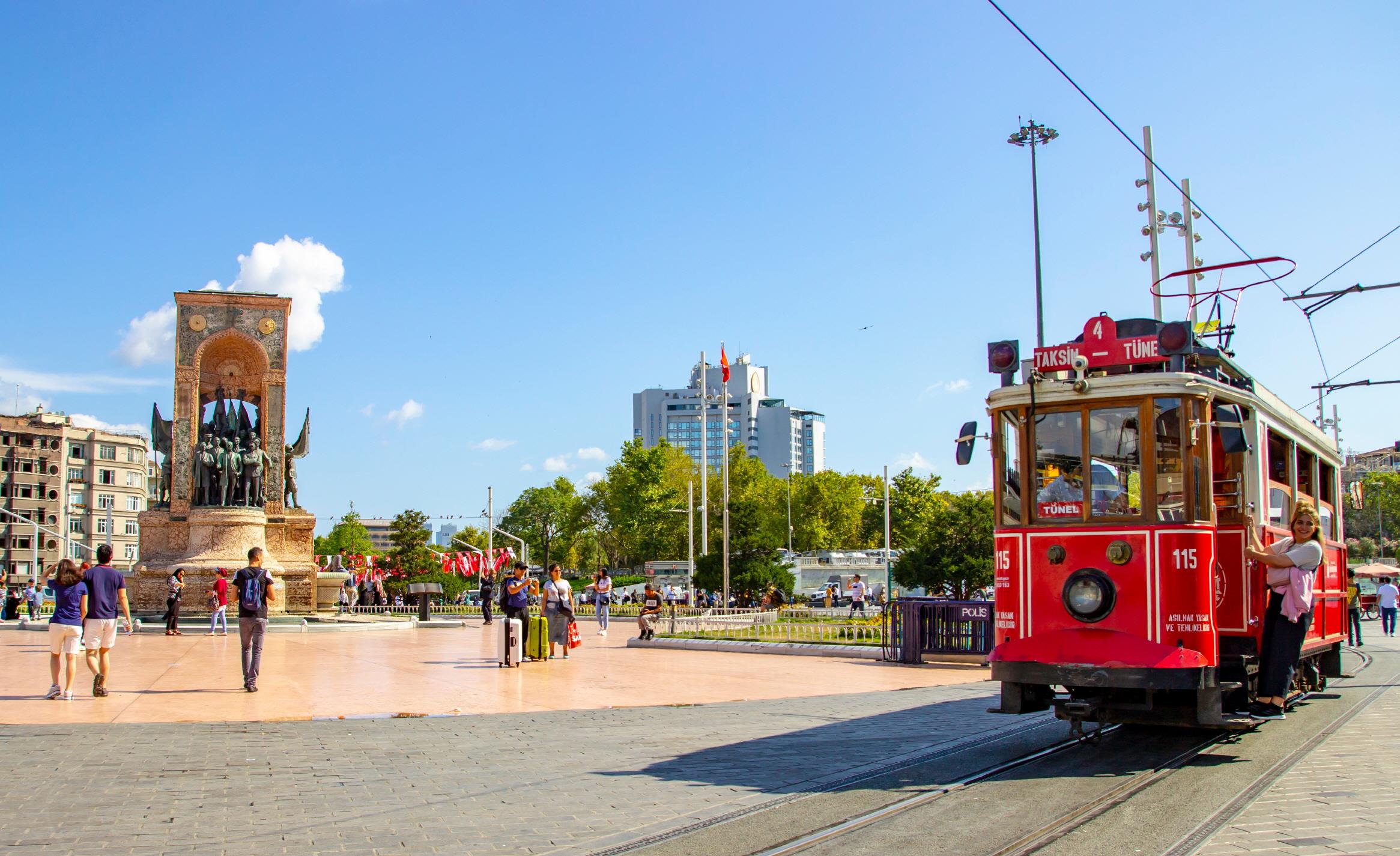 탁심 광장  Taksim Square