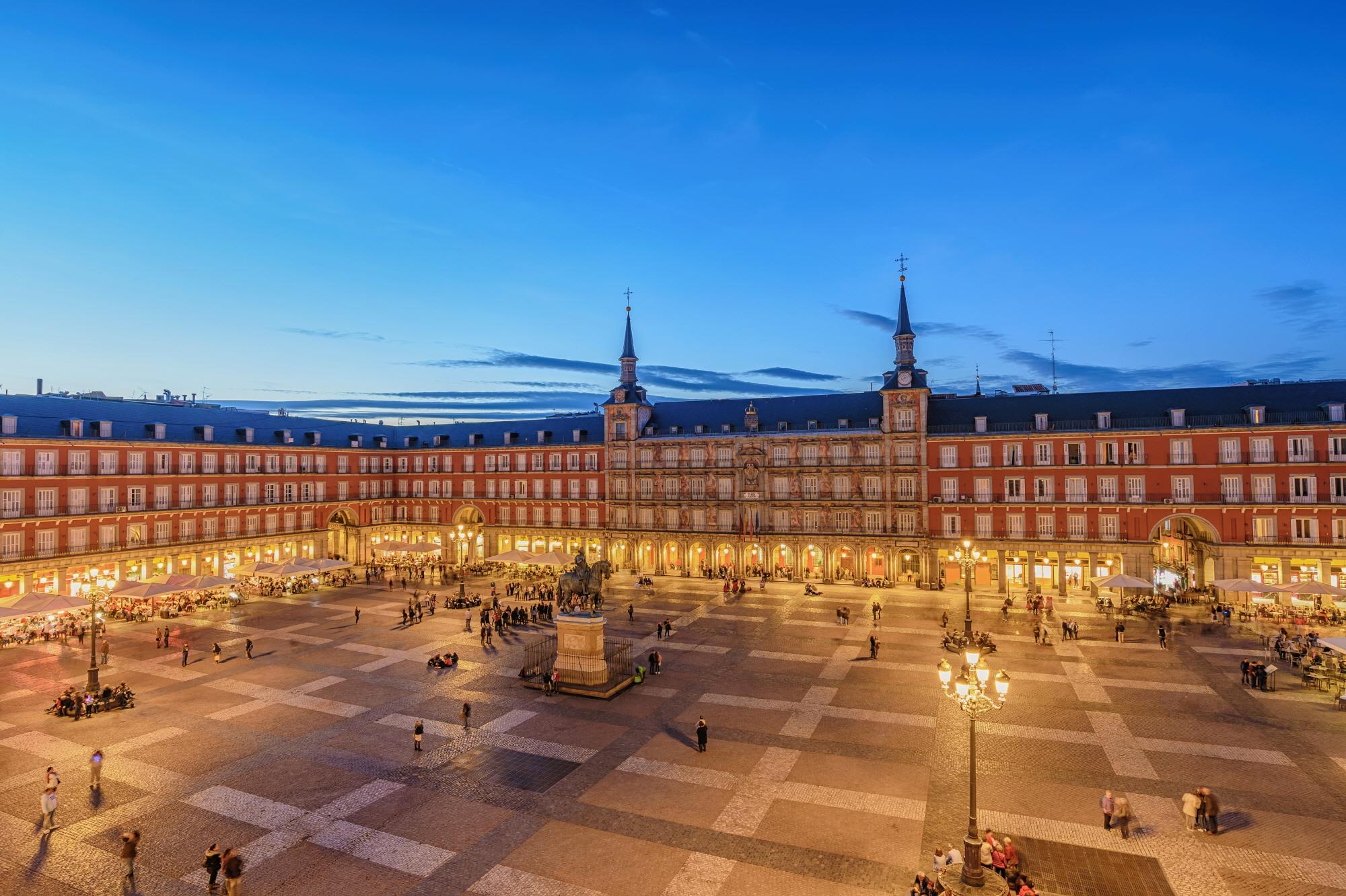 마드리드 마요르 광장  (Plaza Mayor de Madrid)