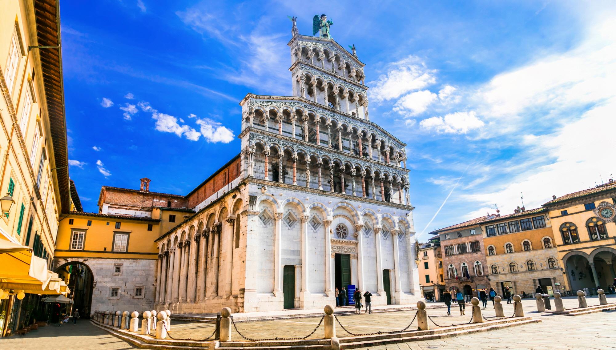 산 미켈레 대성당  Chiesa di San Michele in Foro