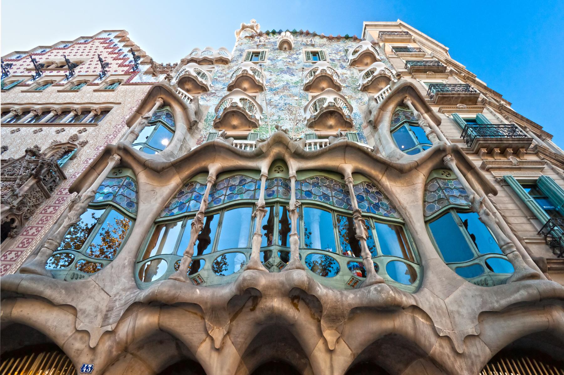 까사 바뜨요 (Casa Batllo)