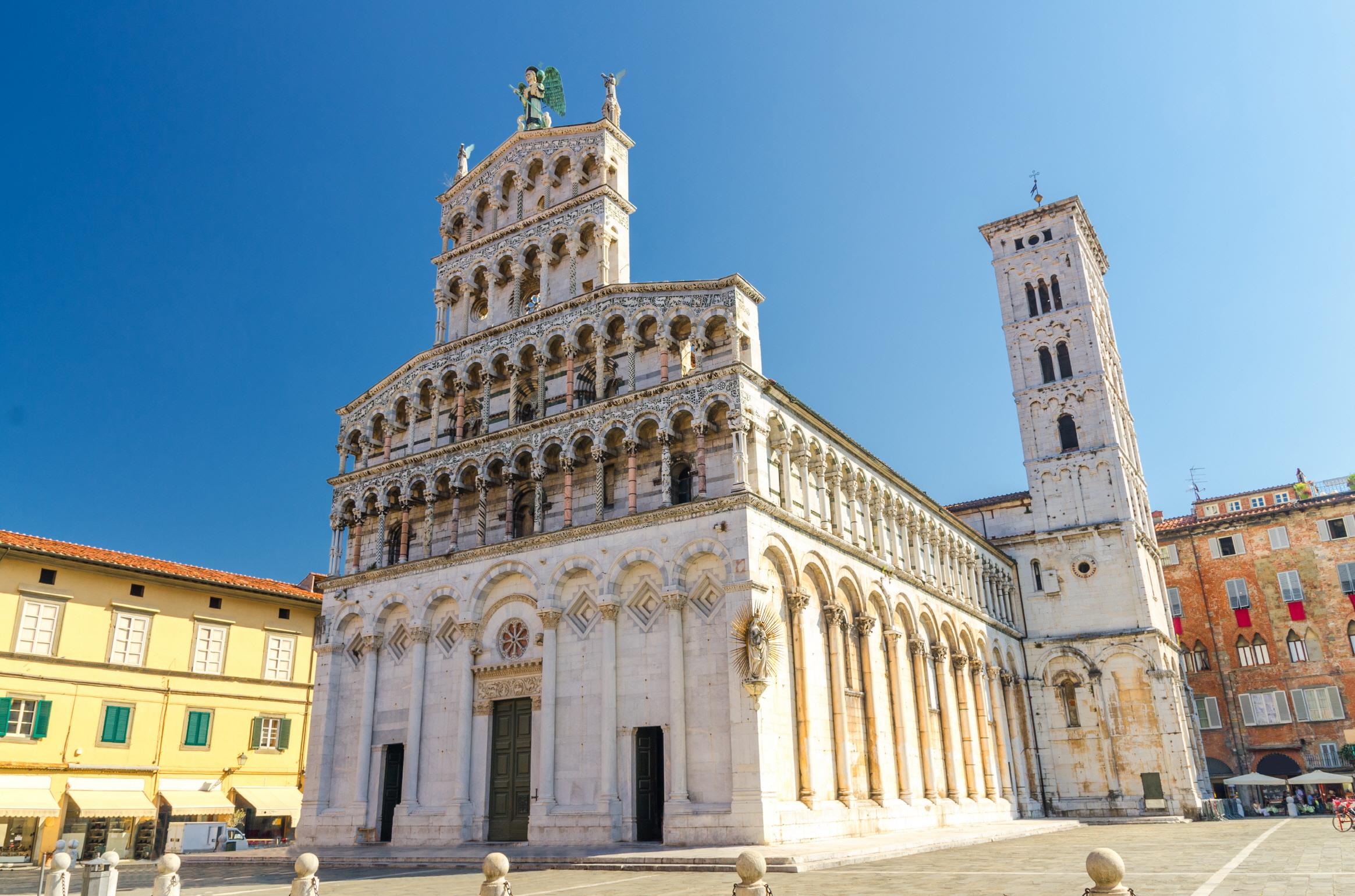 산 미켈레 대성당  Chiesa di San Michele in Foro