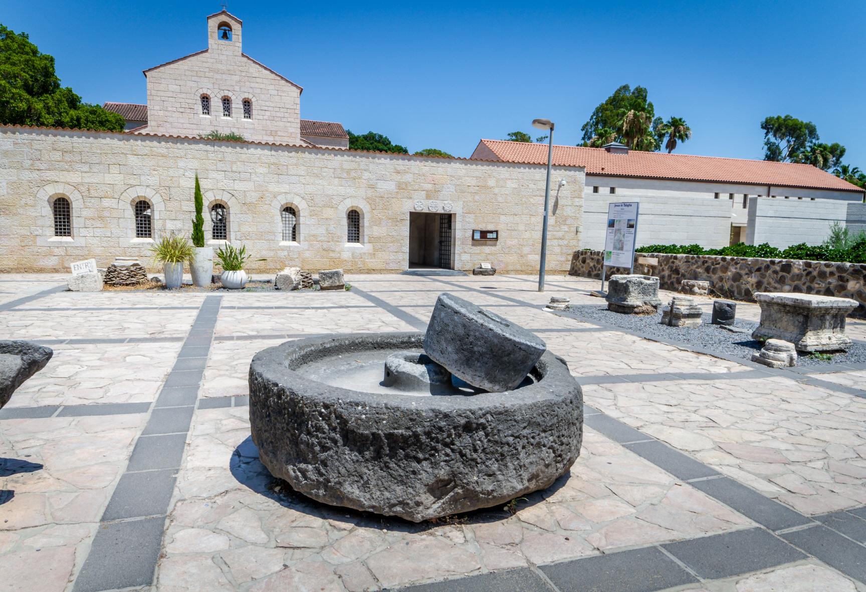 오병이어 기념교회  Tabgha Church of the Loaves and Fish